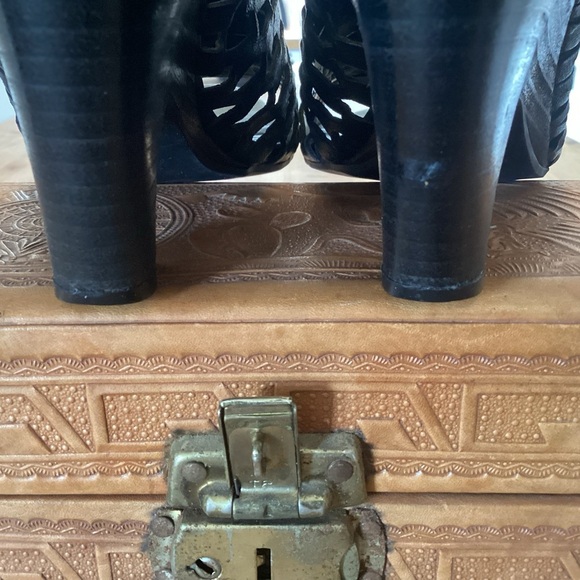 Franco Sarto Salito Boho, Black Openwork Leather Back Zip Stacked Heel 8.5M GUC - Picture 6 of 11